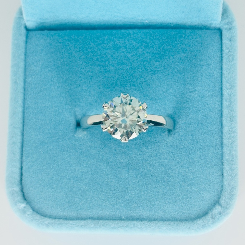2.84ct MOISSANITE RING SIZE 7